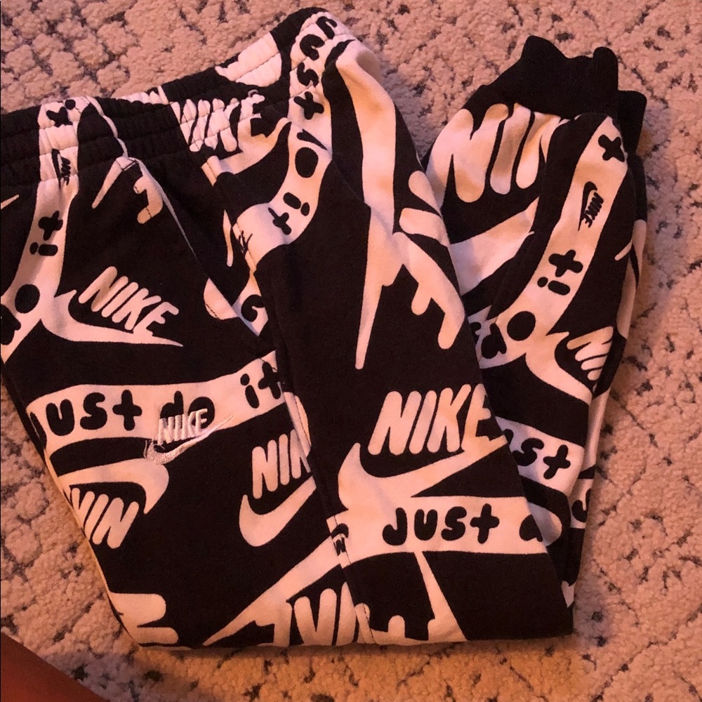 Nike Kids Black and White Casual Bottoms